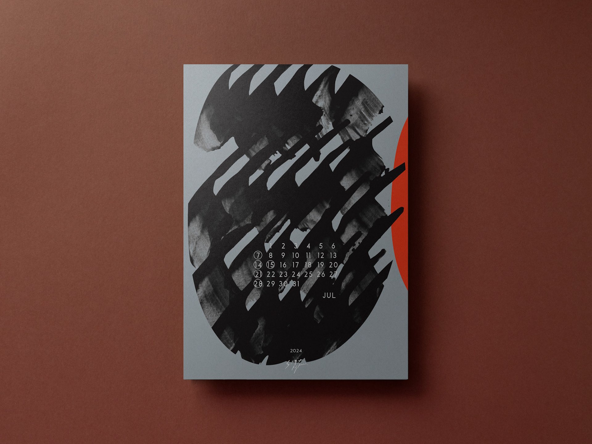 強いコントラストが夏の陽射しと影を連想させる、7月のエネルギッシュな一枚。
The contrast between black strokes and vivid orange hints at the intensity of midsummer sun and shade.