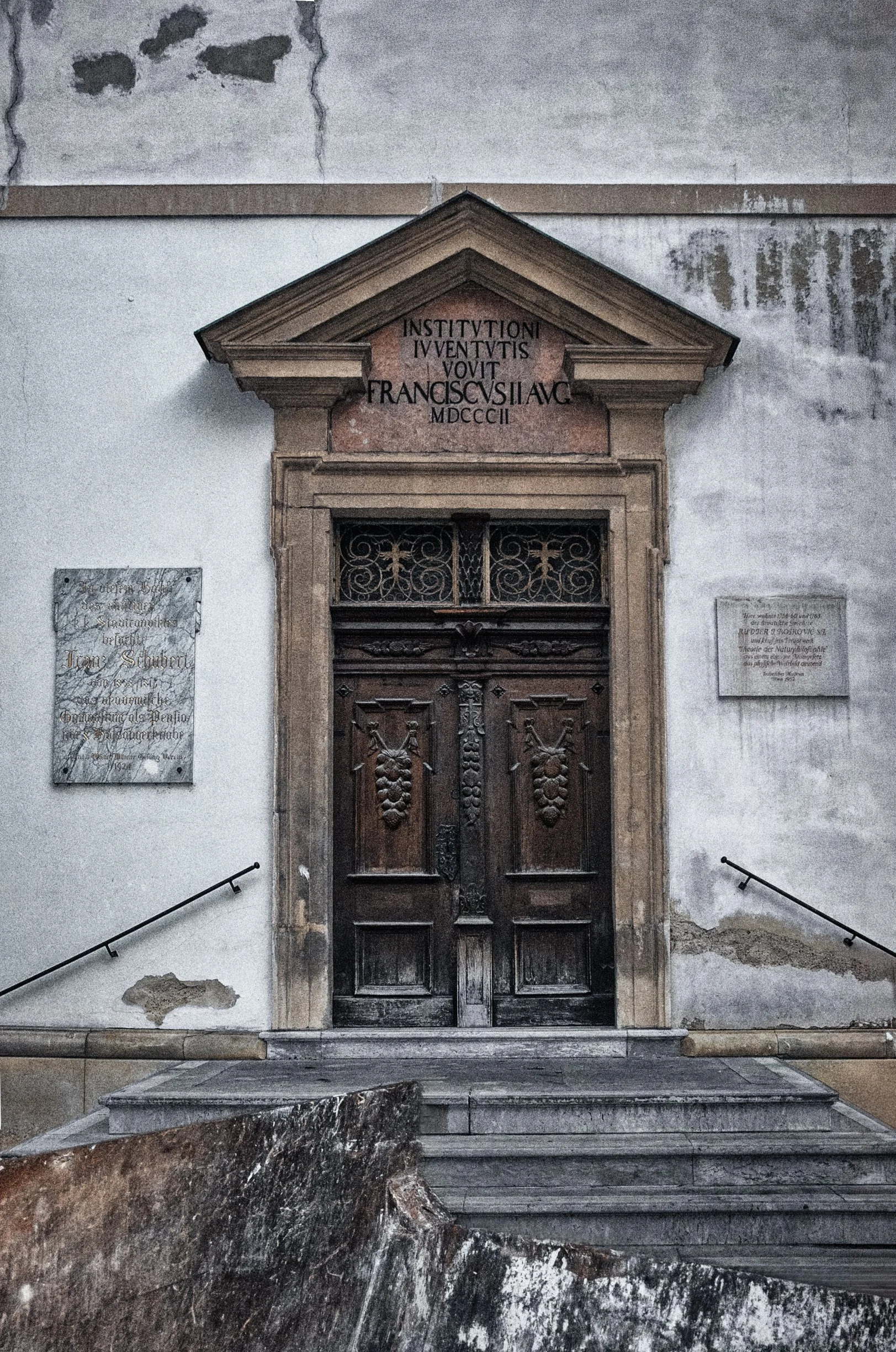 Vienna Jesiut door.jpg