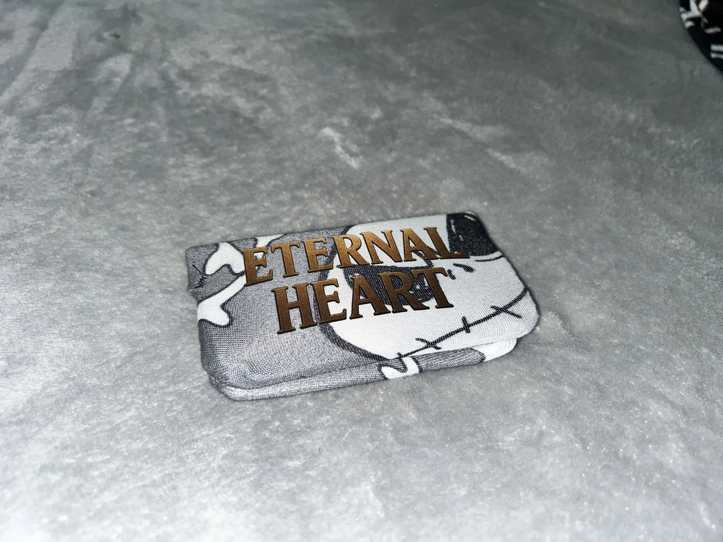 Eternal Heart Cardholder - Elastic Seal