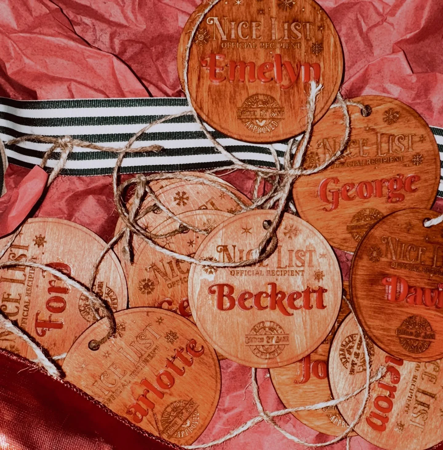 Merry Christmas!! Wrapping up the day and hoping you all made the nice list! 😉🎄

#customornaments #nicelist #partydecorations