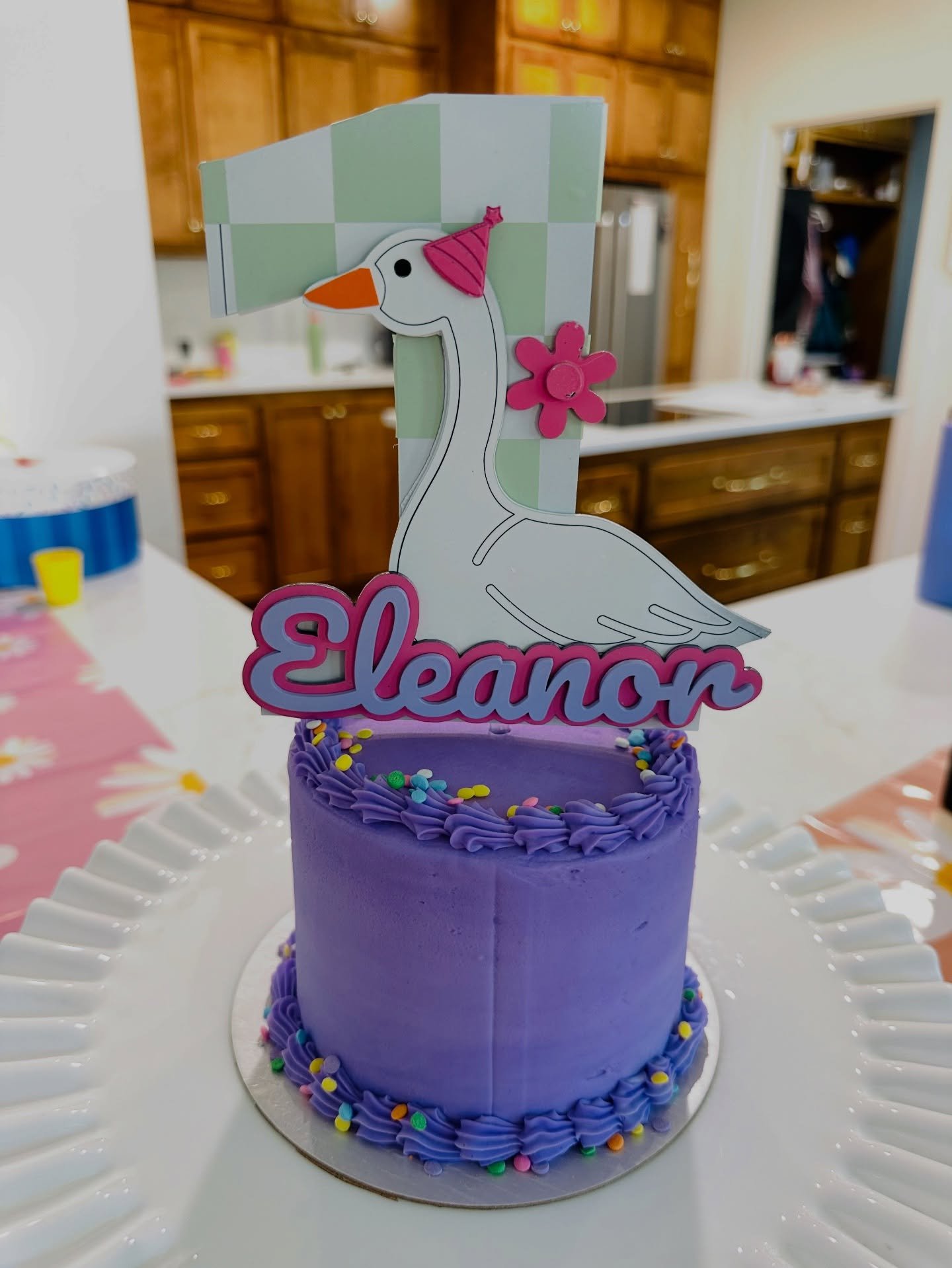 Party animal approved 🎉🦢

Loved making this custom cake topper for Eleanor&rsquo;s big ONE! From the party hat to the pop of pink, every detail was made to match her sweet celebration.

Looking for something unique for your little one&rsquo;s big d