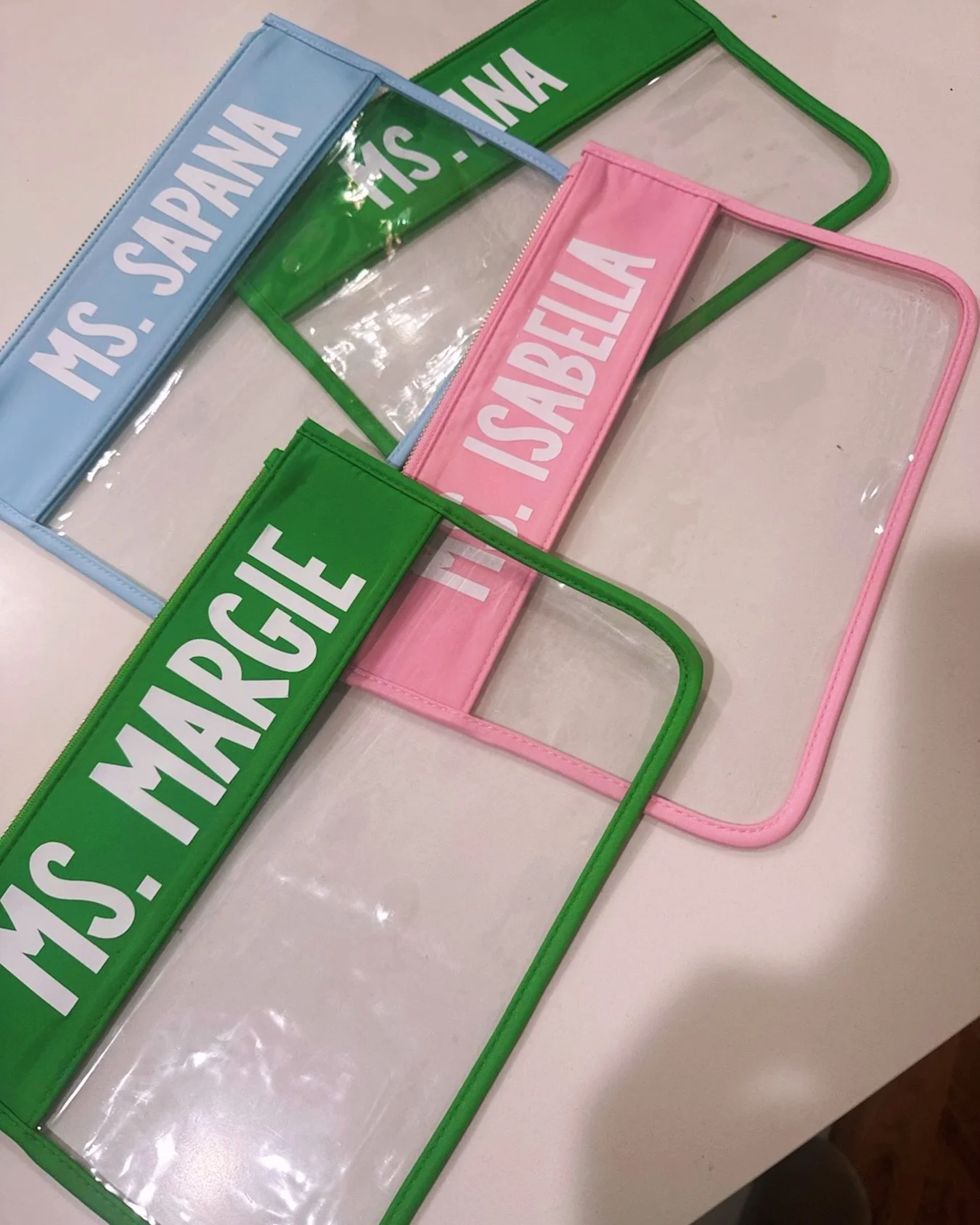 Teacher gift idea ✔️

Personalized pouches they&rsquo;ll actually use every day instead of something that sits on a shelf. Thoughtful + practical is always the goal.

#teachergift #personalizedgift #okc