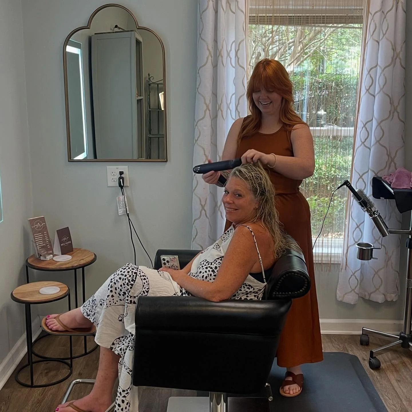 Creating great hair and even better conversations ✨ There&rsquo;s nothing like that in-salon glow&mdash;where confidence meets relaxation. Grateful for the amazing women who fill this space with good vibes and trust me with their hair journey.