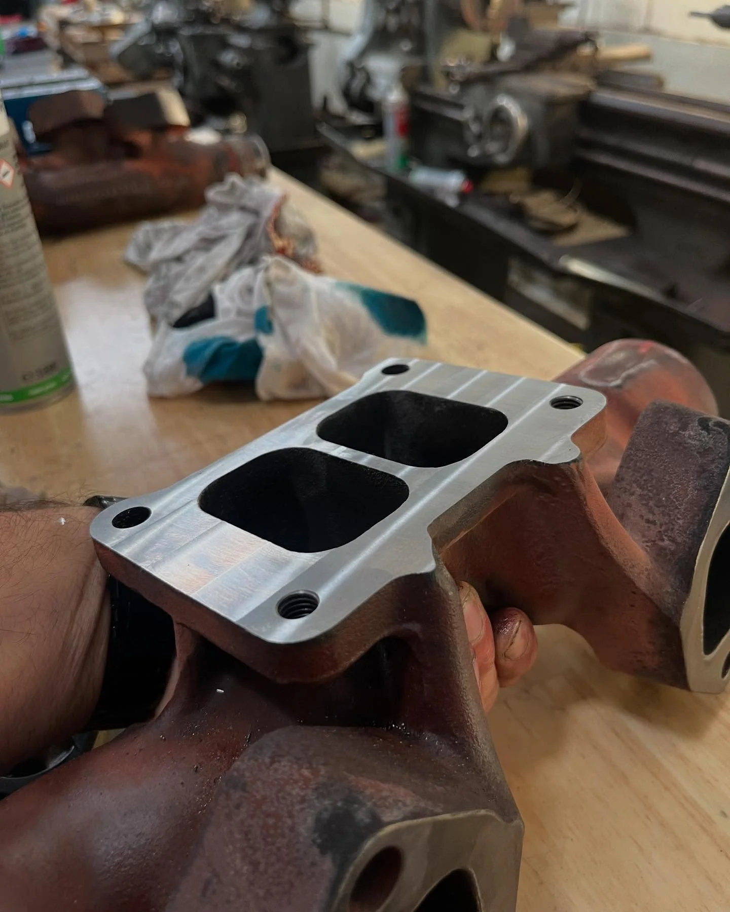 Freshly machine Volvo truck exhaust manifold! These things are notorious for leaking from factory. Easy work for the CGE team 💪