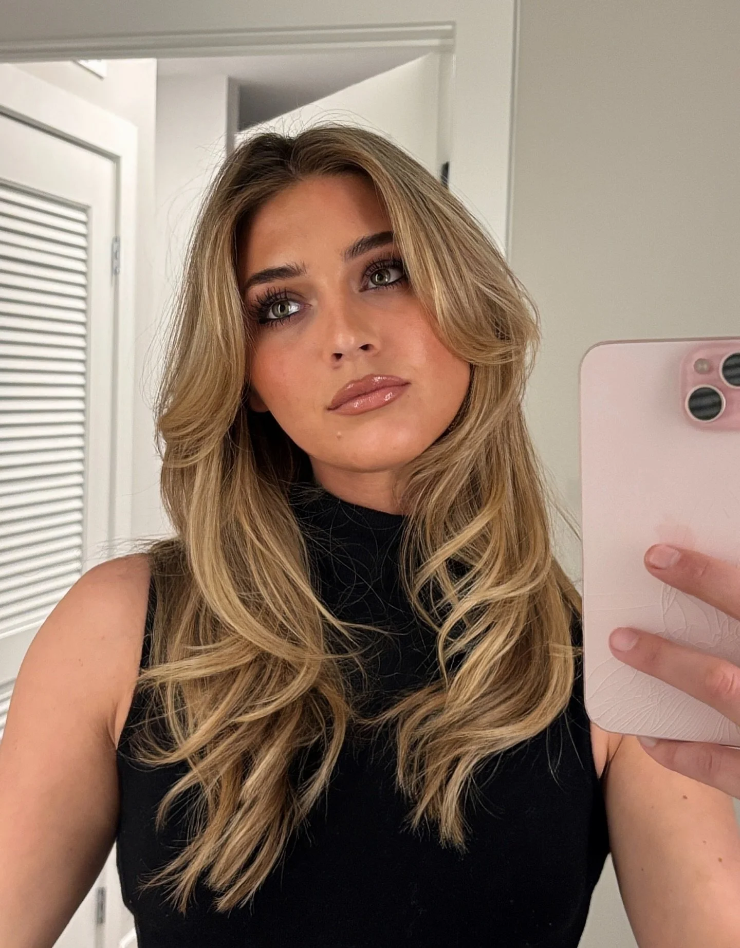 Selfies and football games. It&rsquo;s hot girl fall