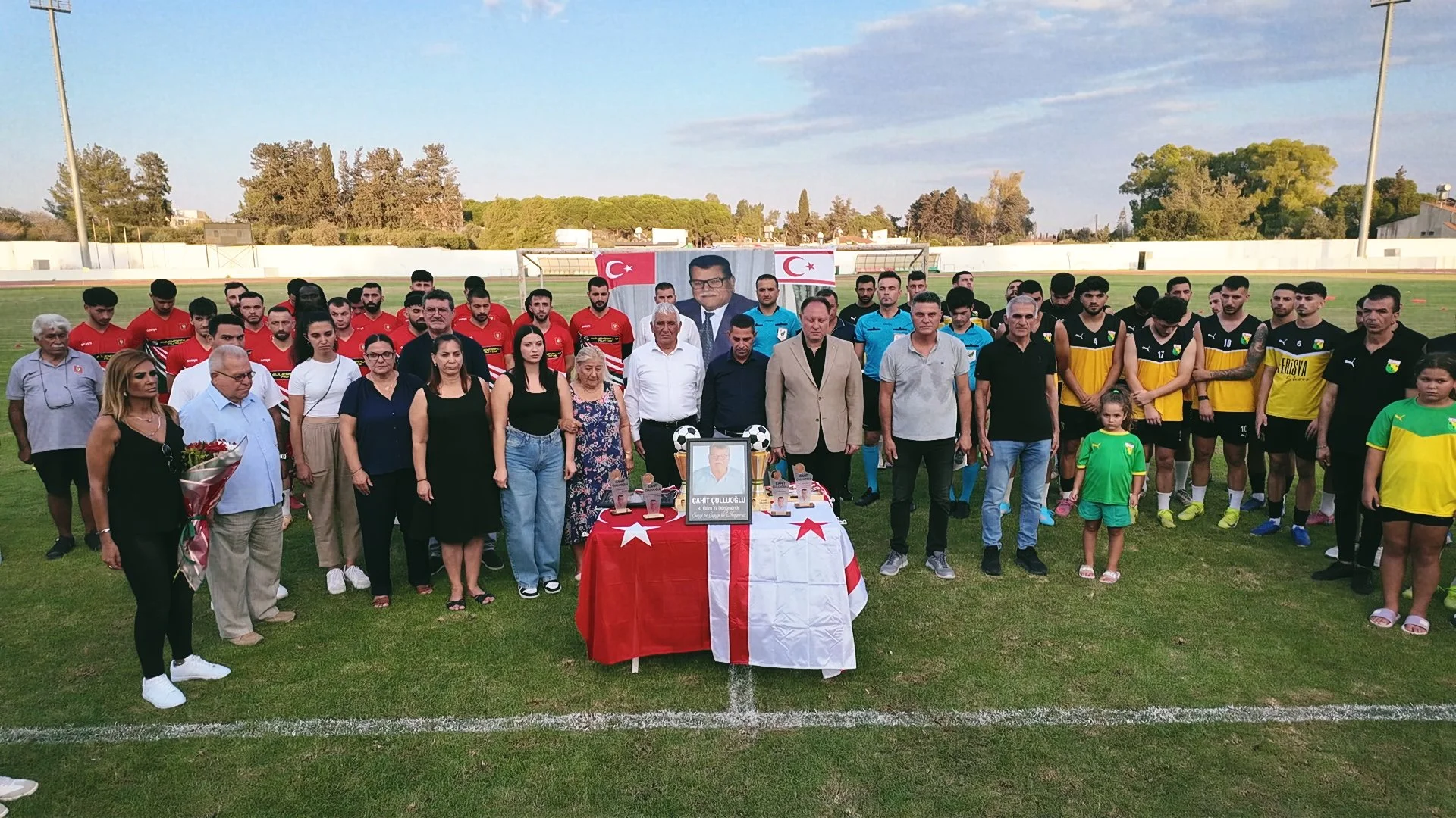 Öztürkler, Çulluoğlu anısına düzenlenen dostluk maçına katıldı