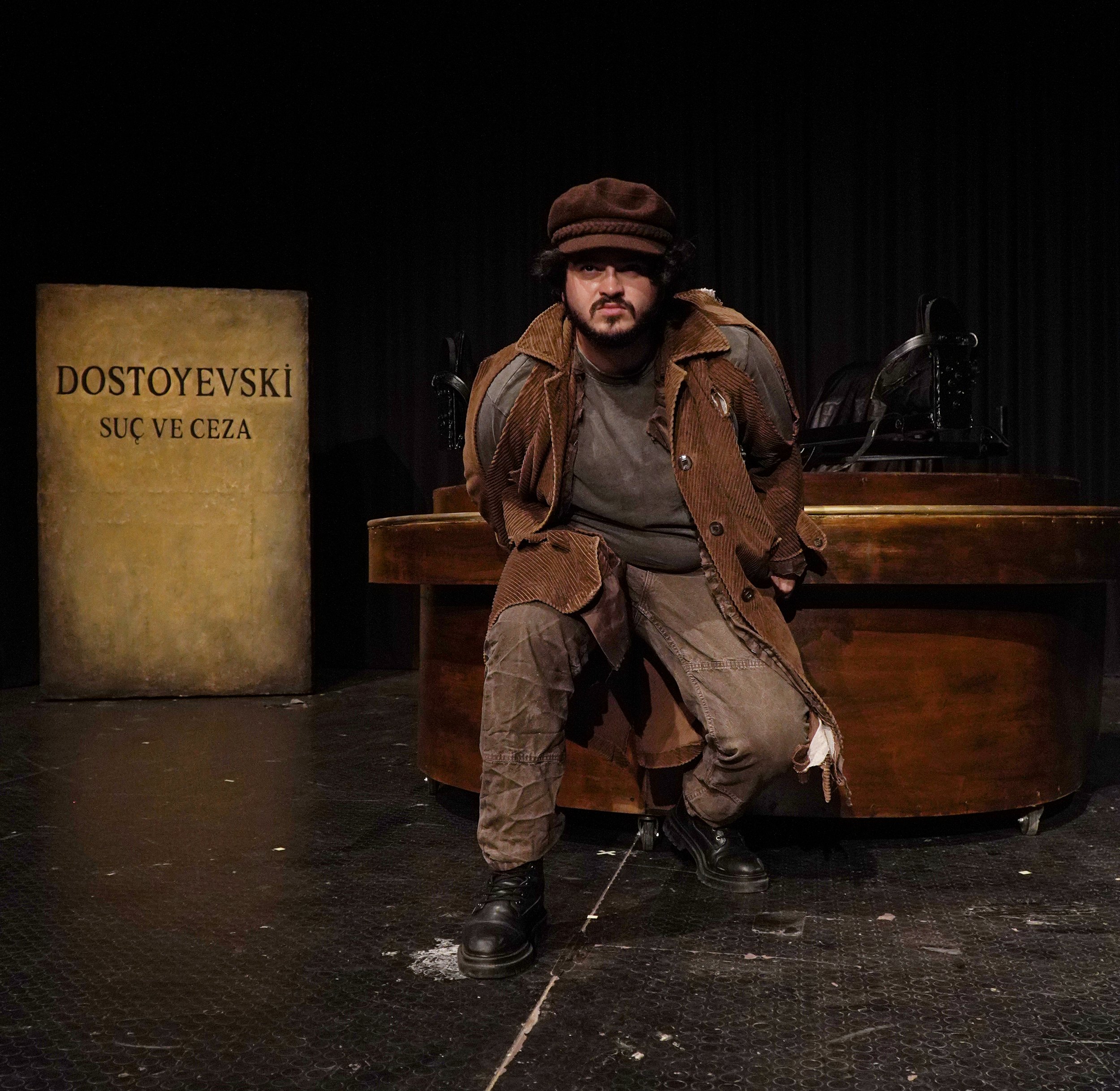 Girne Belediyesi Oda Tiyatrosu’nun "Raskolnikov" oyununun Ocak biletleri satışa çıktı