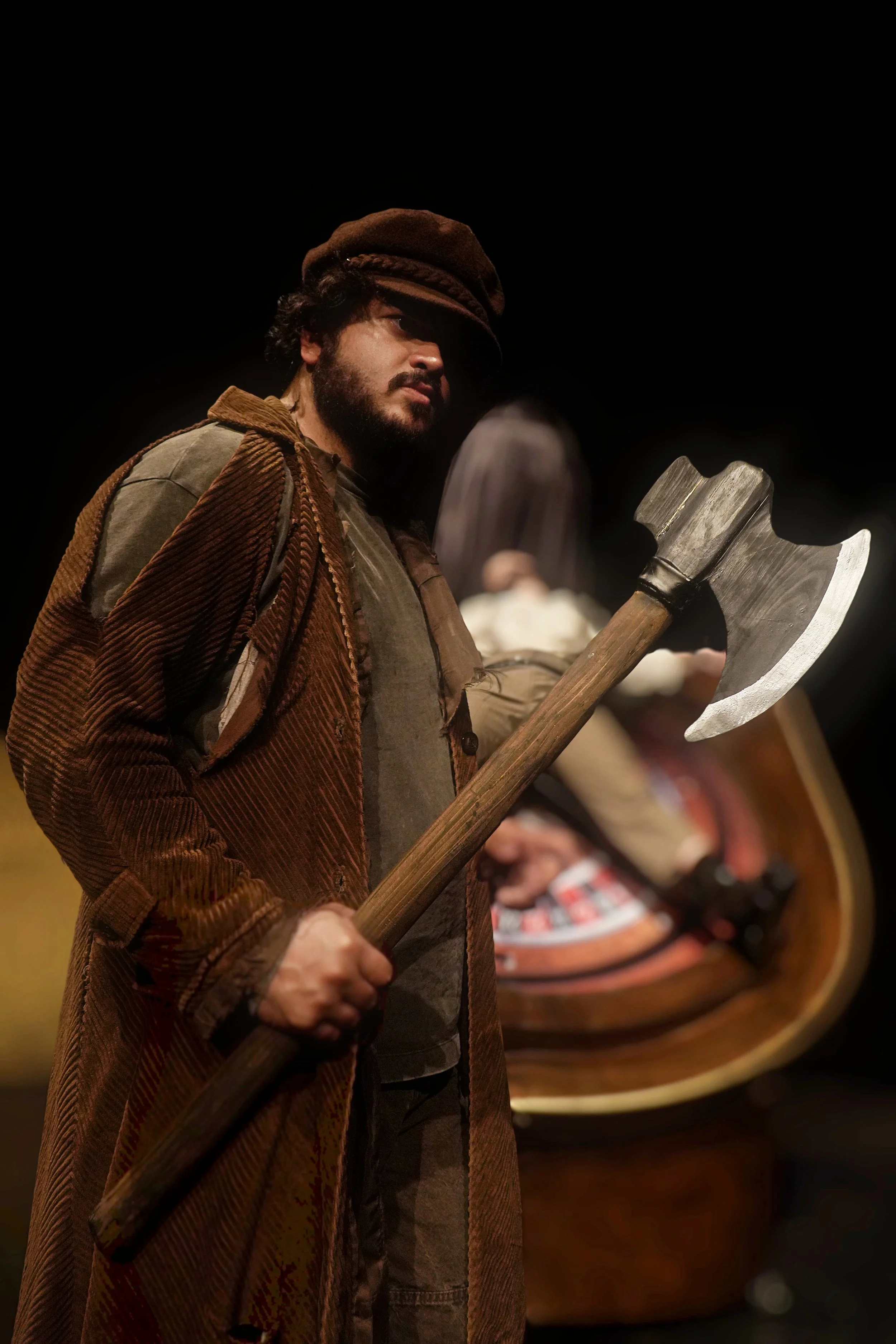 Girne Belediyesi Oda Tiyatrosu'nun yeni oyunu ‘Raskolnikov” prömiyerini yaptı