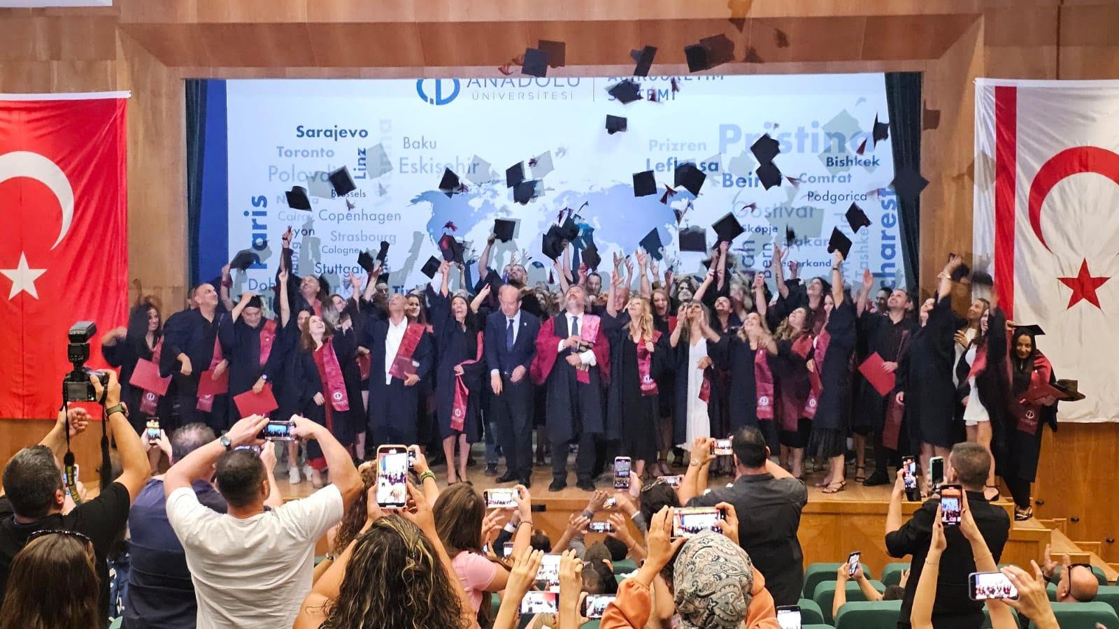 Tatar, Anadolu Üniversitesi Açıköğretim Fakültesi’nin mezuniyet törenine katıldı