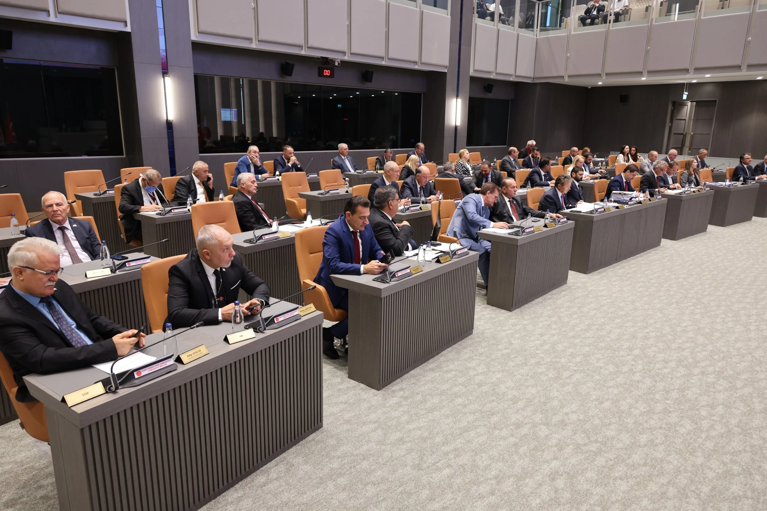 Meclis Genel Kurulu olağanüstü toplandı…Gündemde “Kıbrıs Sorununa İki Devletli Çözüm Konusunda Karar Önerisi” var