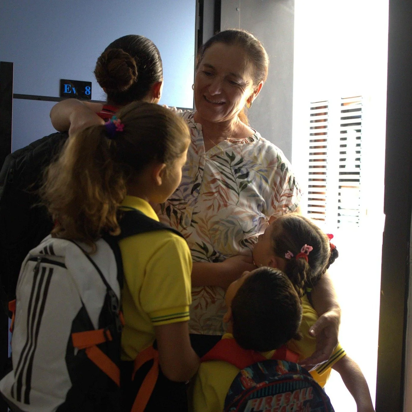 SOS &Ccedil;ocukk&ouml;y&uuml; Derneği&rsquo;nin okula d&ouml;n&uuml;ş kampanyası kapsamında Aile Temelli Bakım programında bakım verilen ve Aile G&uuml;&ccedil;lendirme Programı kapsamında desteklenen &ccedil;ocuklar yeni eğitim yılına başladı. http