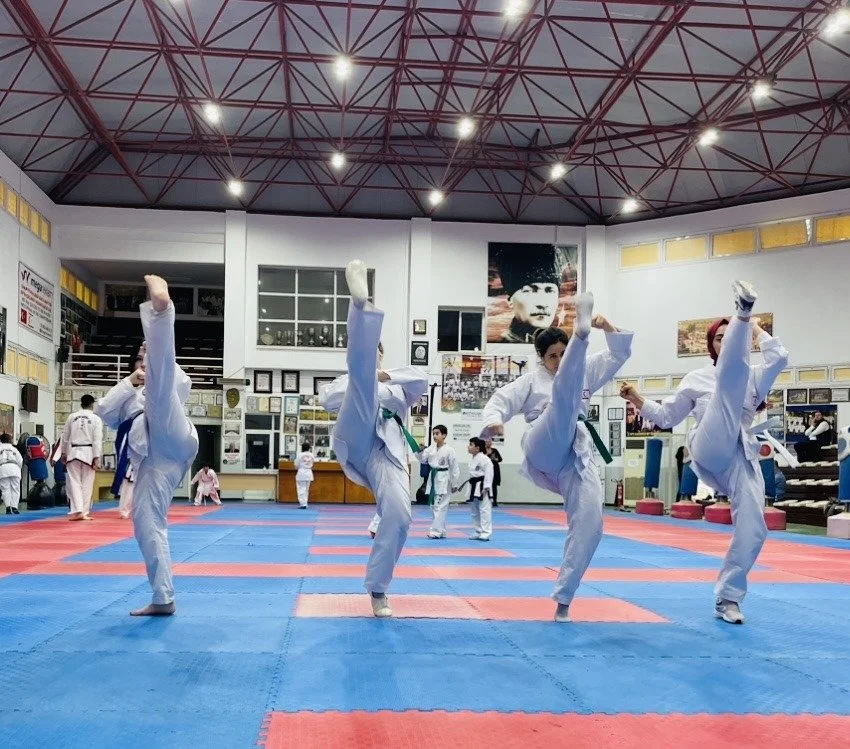 H&uuml;srev &Ccedil;ağın Zor Hareketler Şampiyonası, b&ouml;lge genelinden sporcuların yoğun katılımıyla ger&ccedil;ekleştirildi.https://www.feslikan.com/haberler/718adu4t2uczkhpfs6qk7s4uob86qc