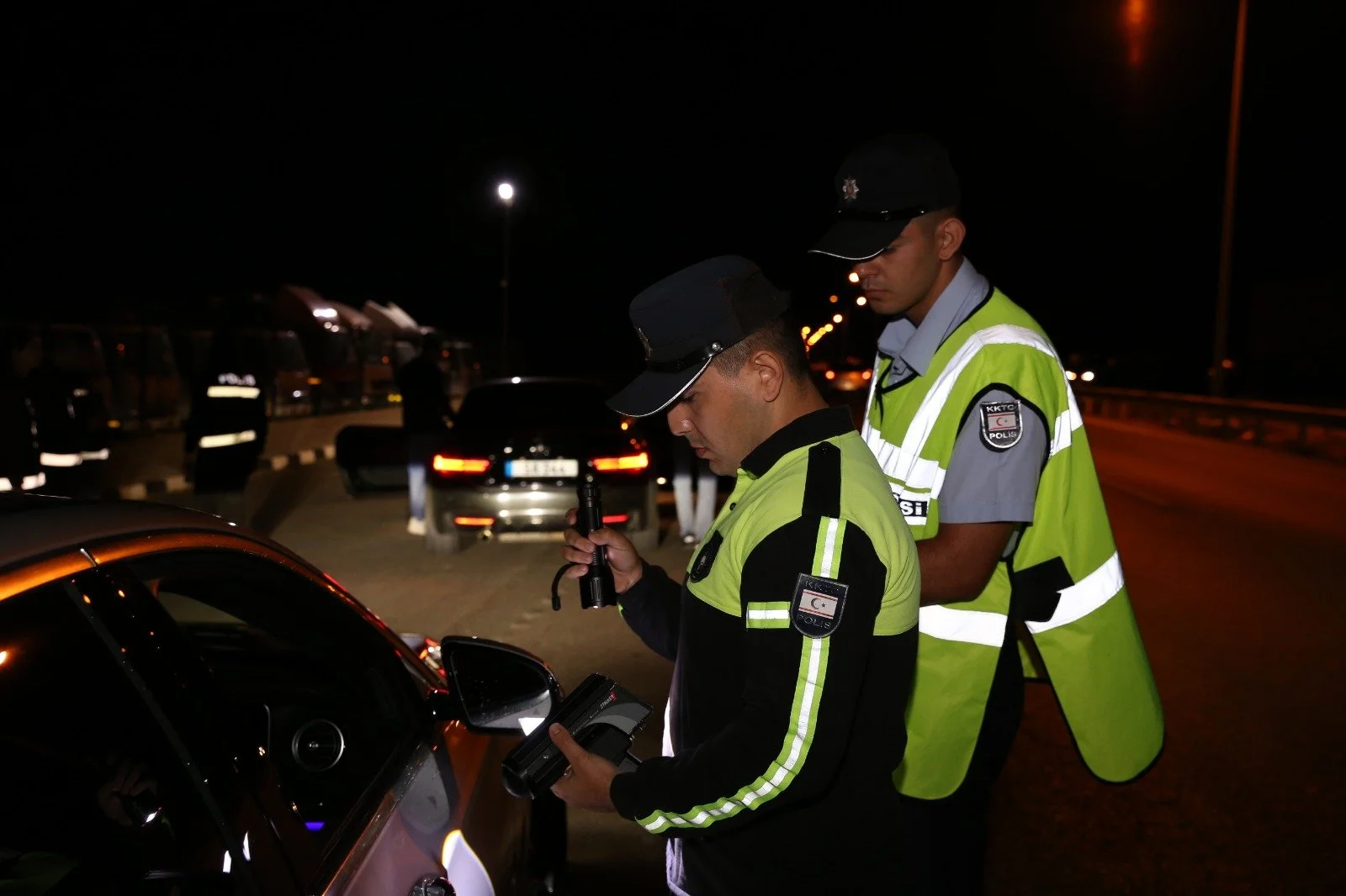 267 s&uuml;r&uuml;c&uuml; rapor, 6 ara&ccedil; trafikten men edildi https://www.feslikan.com/haberler/6amljhaqr5o697on8w39k9y4um022a
