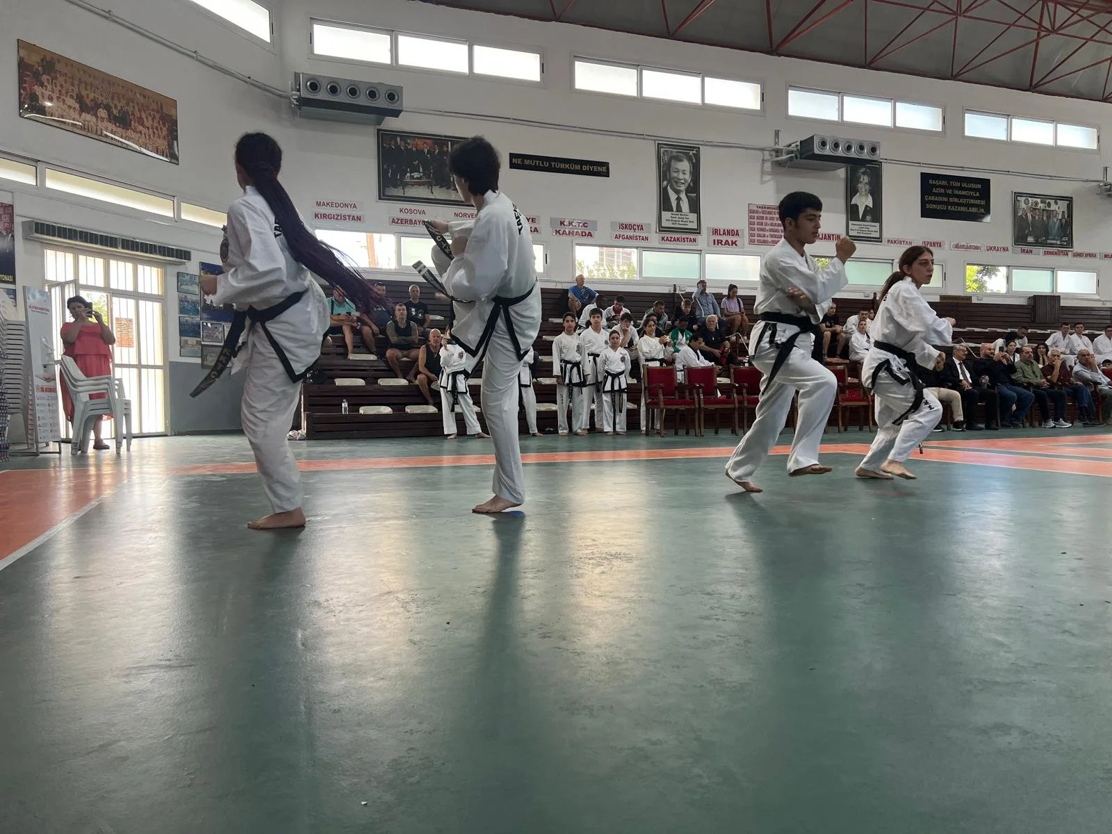 Taekwondo Karate Judo Aikido Federasyonu tarafından organize edilen uluslararası m&uuml;sabakaların 3. G&uuml;n&uuml;nde World Budo Martalarts Federasyonu renkli kuşaklar m&uuml;sabakaları yapıldı. https://www.feslikan.com/haberler/ngz1yowzo1gnp1zq6h