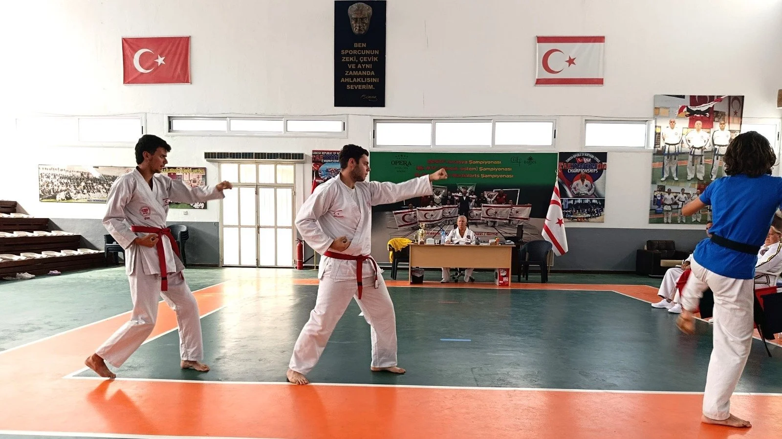 Taekwondocular “Direniş Bayramı”nı kutladı