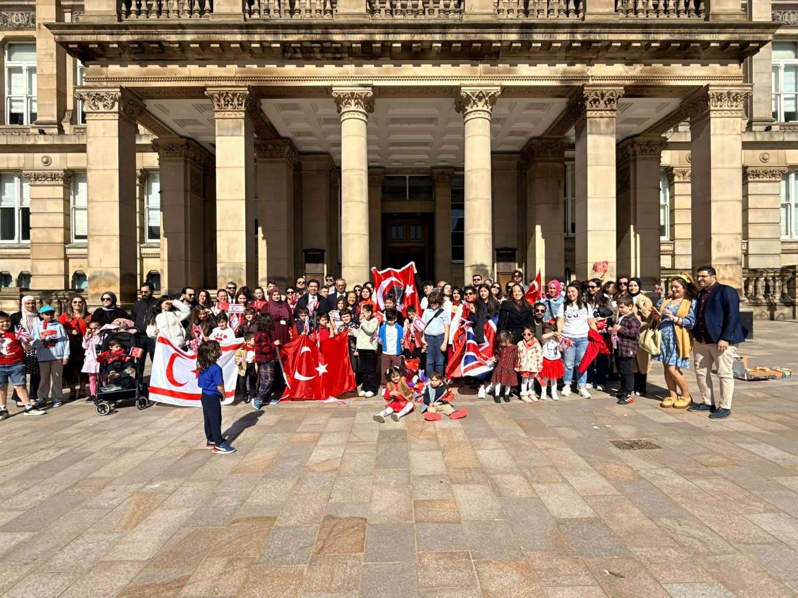 Birmingham Belediye Meclisi, 23 Nisan vesilesiyle çocukları ağırladı