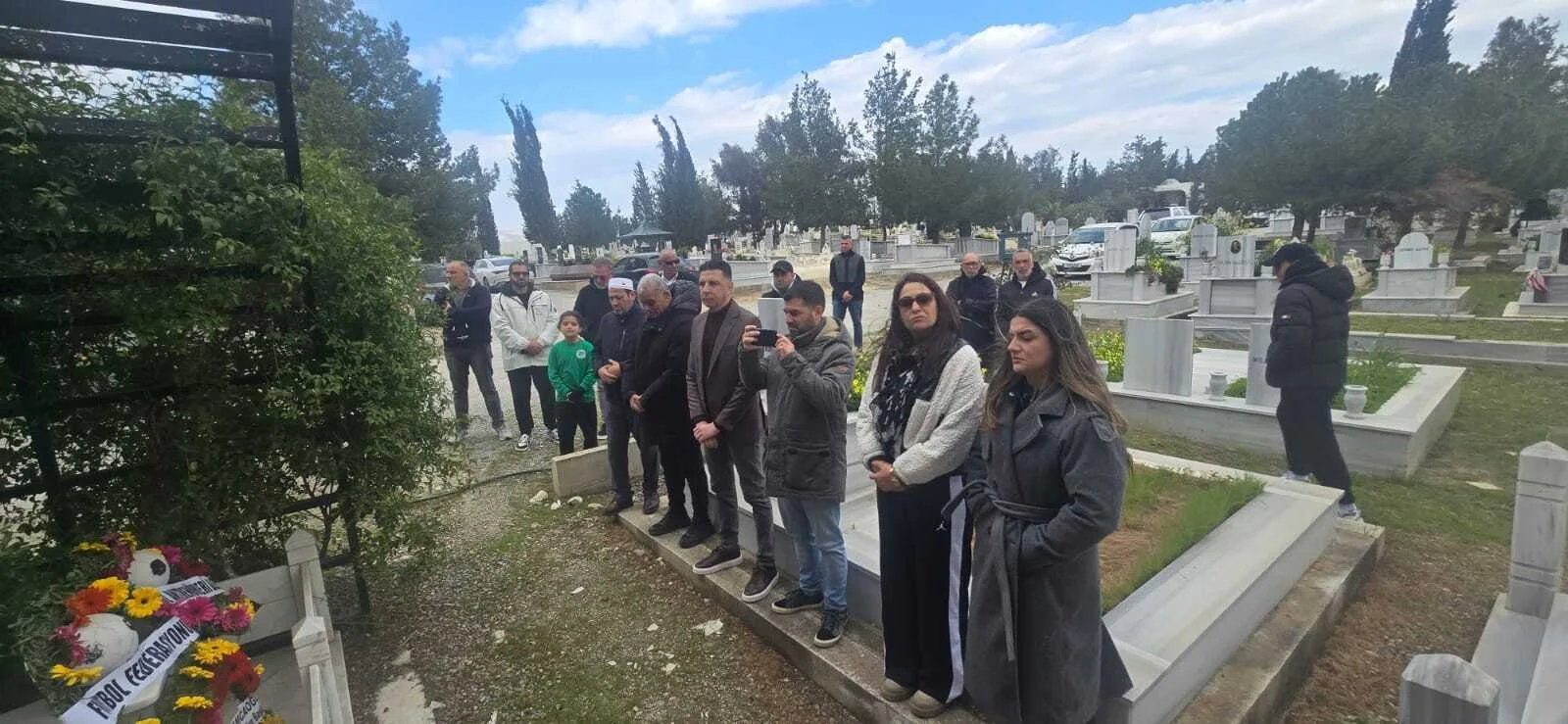 Attila Topaloğlu kabri başında anıldı