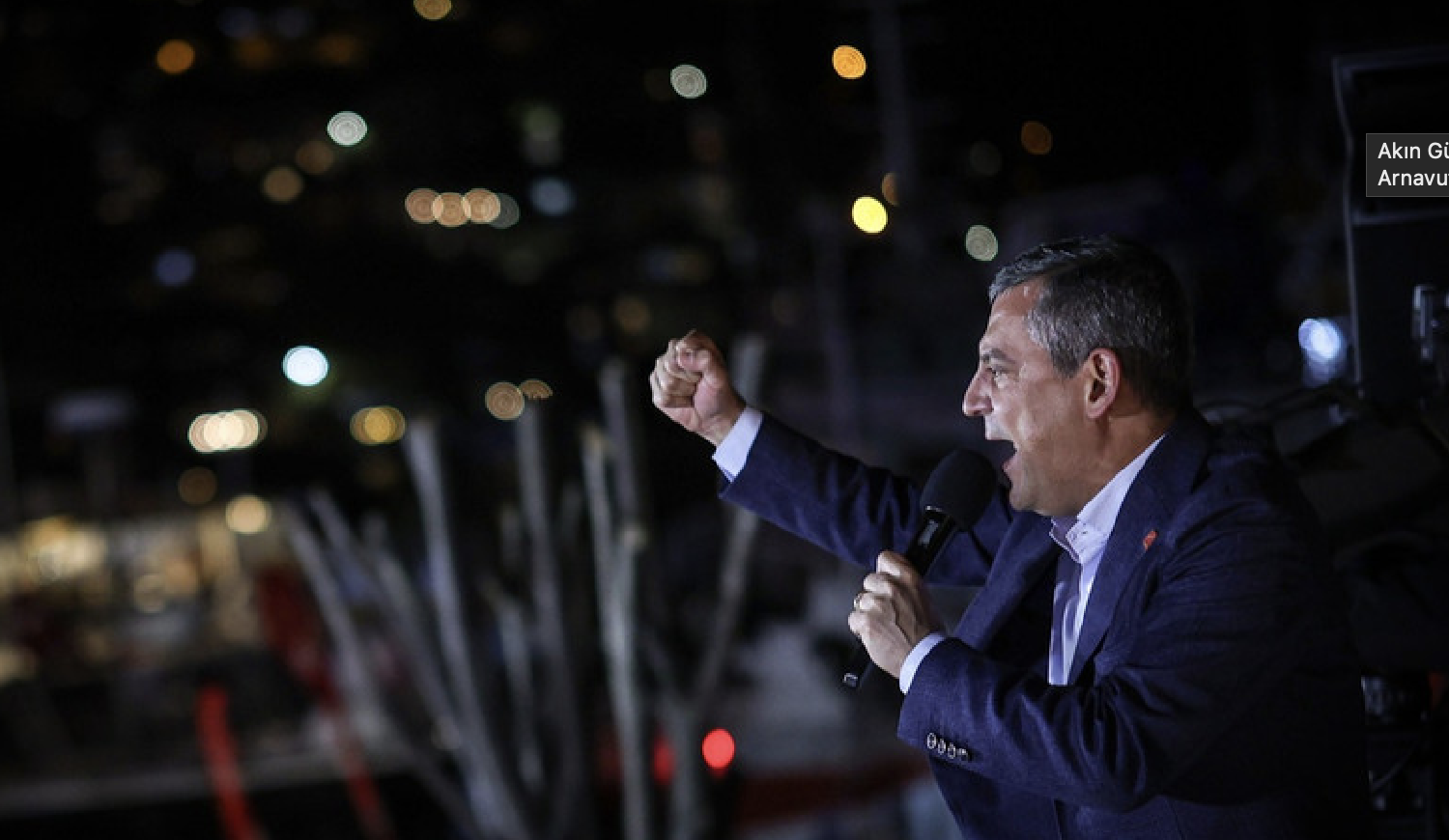 CHP Lideri Özgür Özel, Arnavutköy mitinginde belediye iddialarını açıkladı