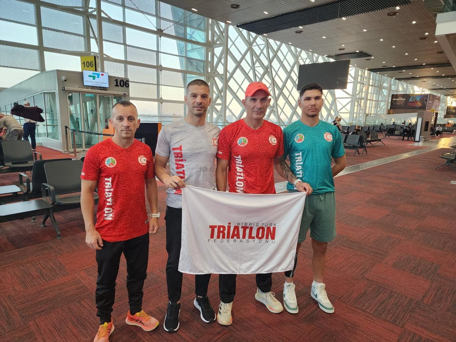 Triatletlerimiz Alanya Triatlonunda güzel dereceler elde etti