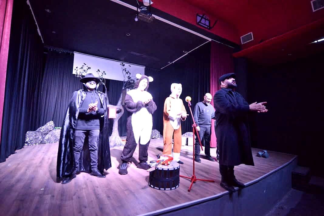 “Her Şeyi Bilen Kitap” Lefke’de sahnelendi