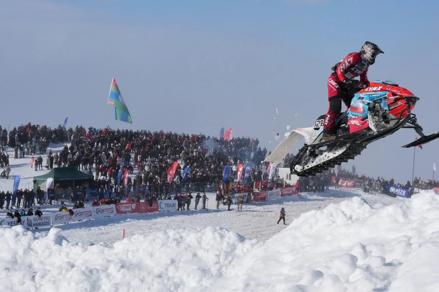 Dünya Kar Motosikleti Şampiyonası Rize’de nefes kesti