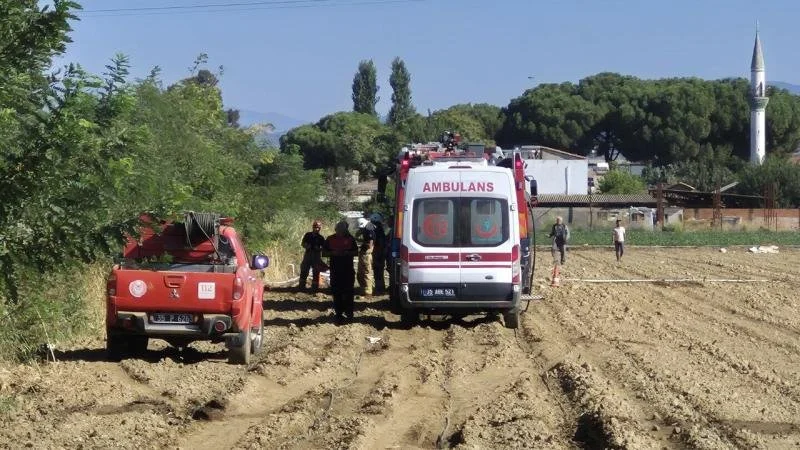 İzmir'de eğitim uçağı düştü: Bir kişi hayatını kaybetti
