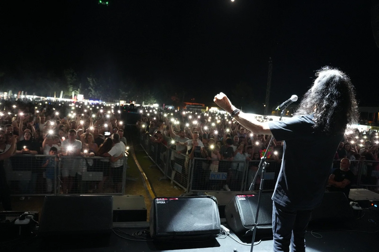Murat Kekilli Konseri binlerce kişiyi Beyarmudu'nda buluşturdu