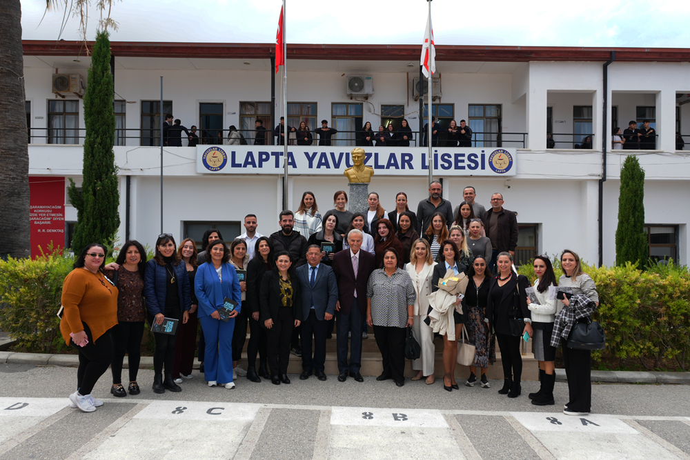 Ediz Hun’dan Lapta Yavuzlar Lisesi’ne Öğretmenler Günü ziyareti