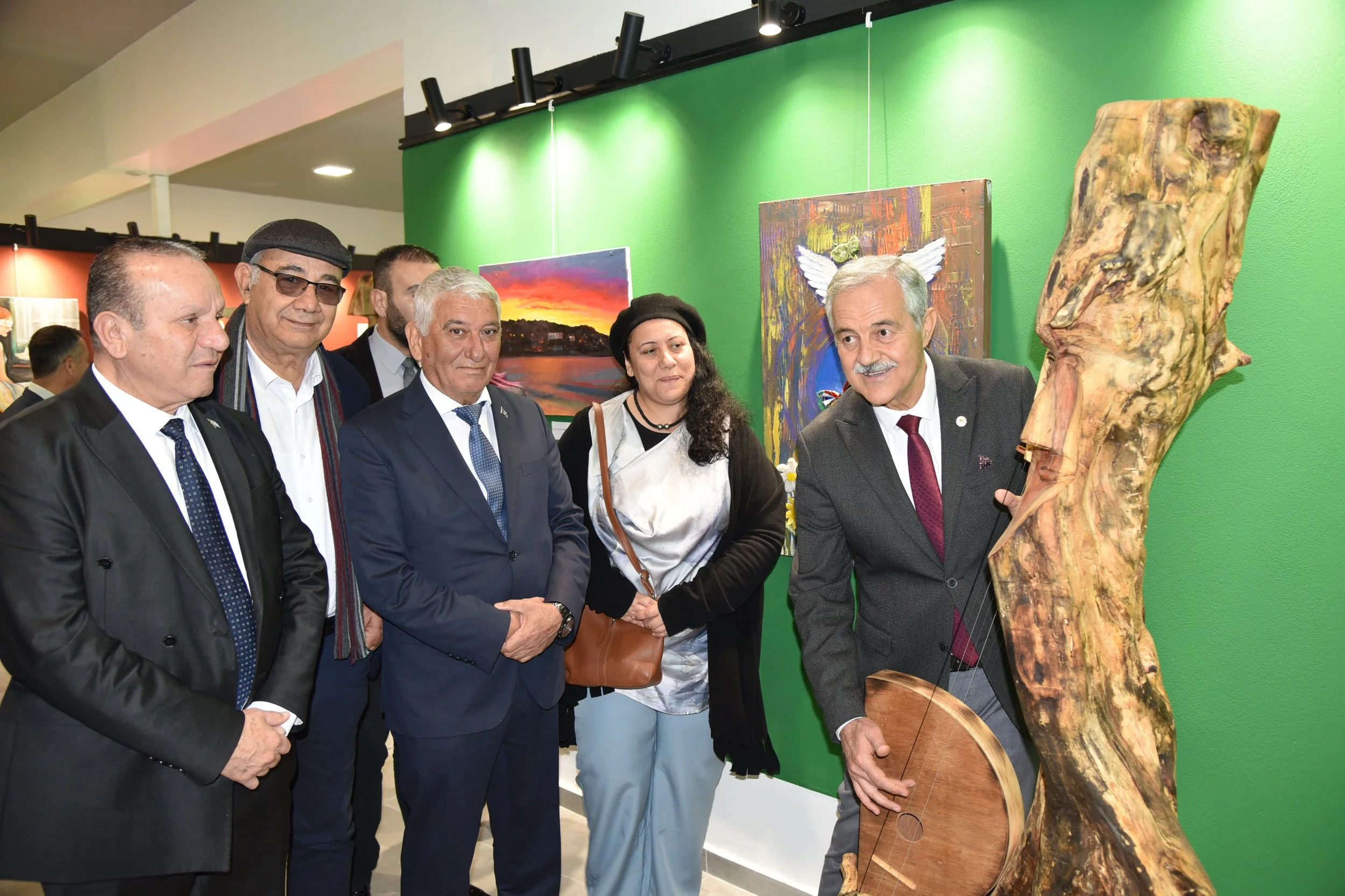 “Uluslararası Ahşap Heykel Sempozyumu Sergisi” Tatlısu’da açıldı