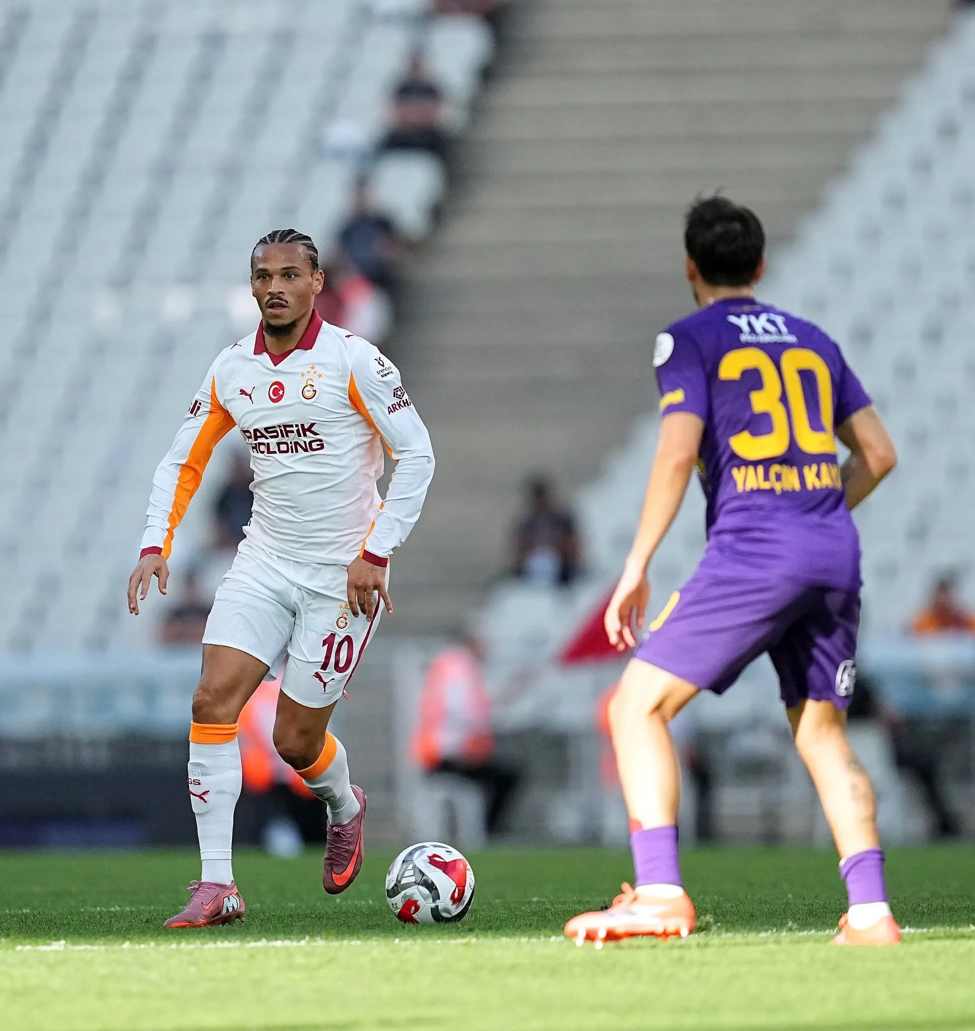 Galatasaray ikinci yarı açıldı