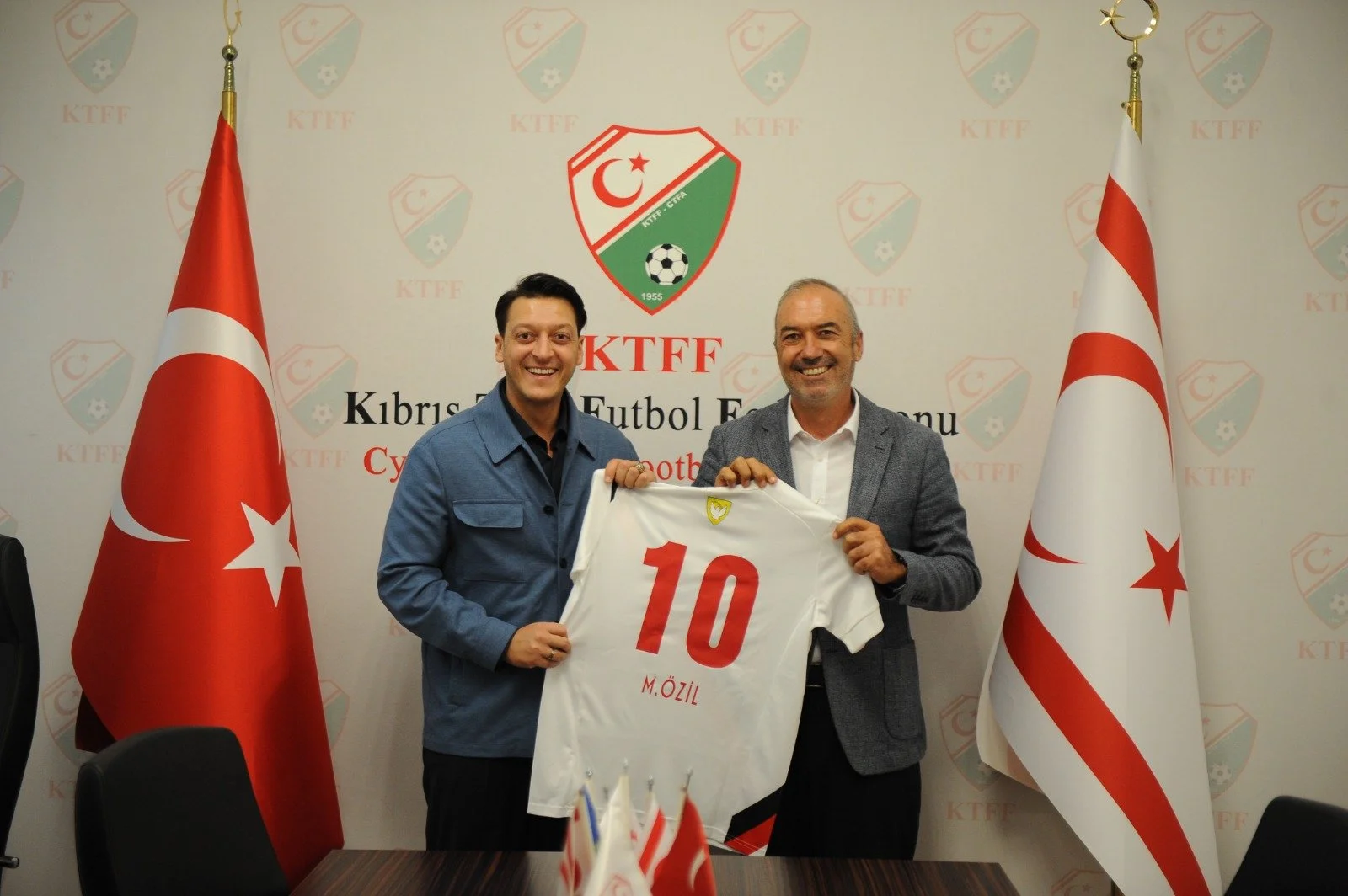 Mesut Özil’den ziyaret
