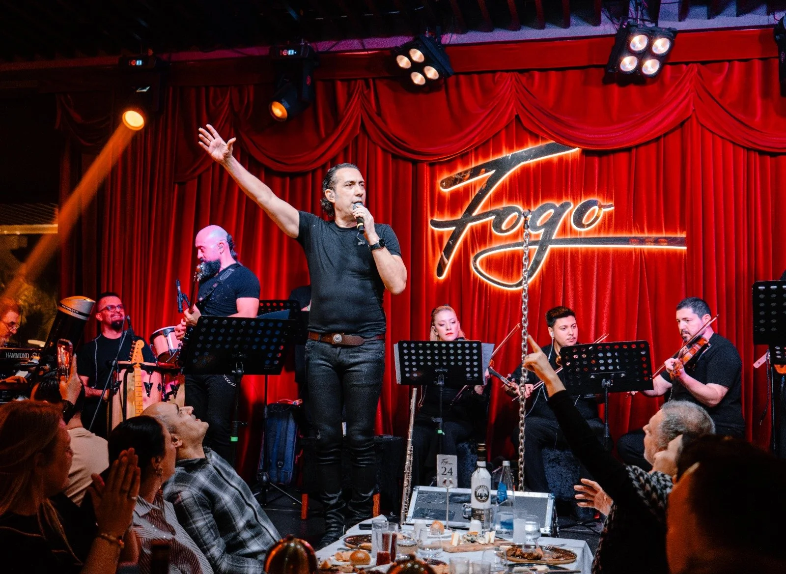 Kıraç, Fogo Live sahnesinde unutulmaz bir geceye imza attı