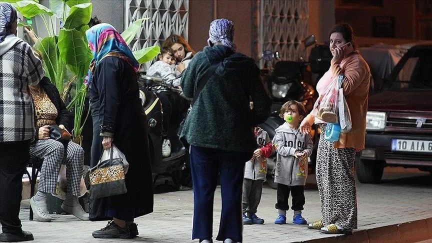 Balıkesir'de 6,1 büyüklüğünde deprem