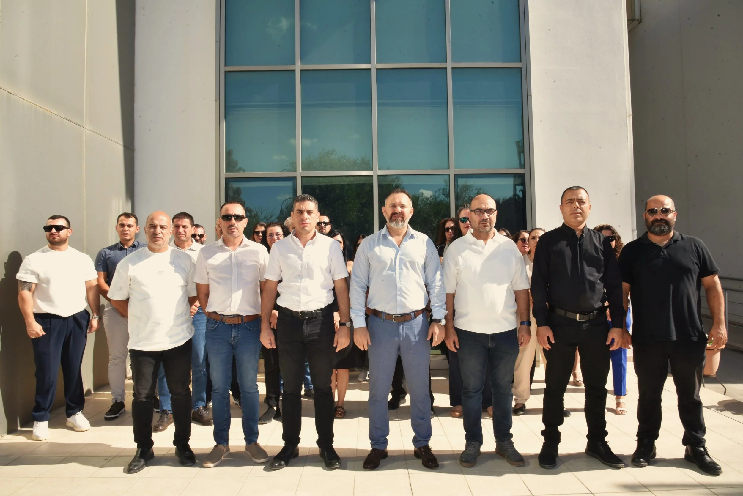 Dört sendika, Ticaret Dairesi’nde yaşanan sıkıntılar nedeniyle basın açıklaması yaptı