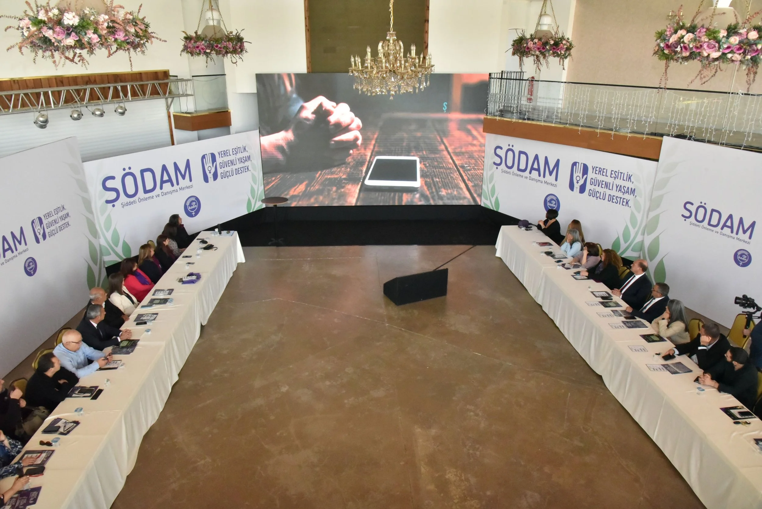 CTP Kadın Örgütü ve CTP’li belediyelerin hayata geçirdiği, “Şiddeti Önleme ve Danışma Merkezi”nin lansmanı yapıldı
