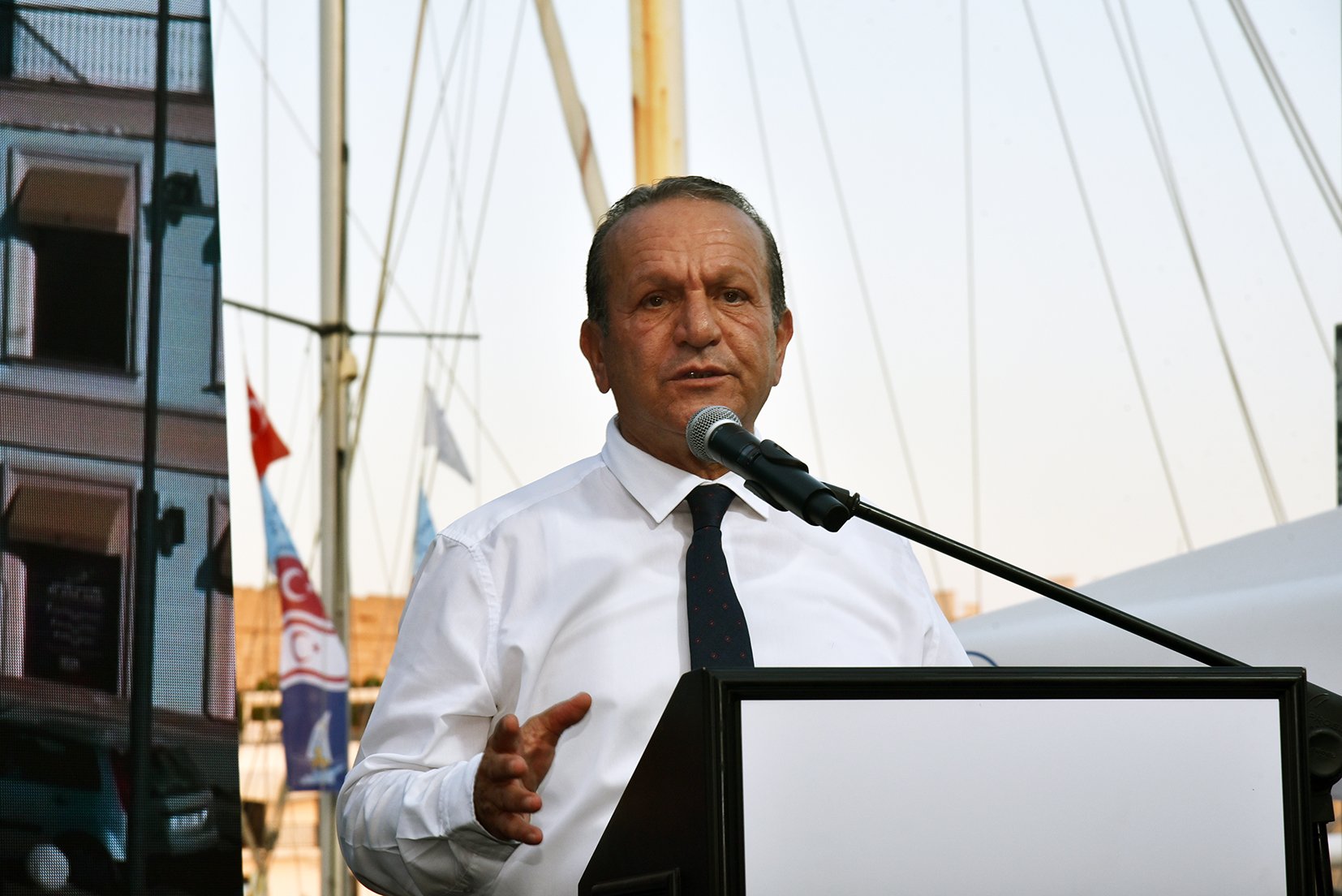 Girne Antik Liman’daki eski Gümrük Binası sergi alanı olarak hizmete girdi
