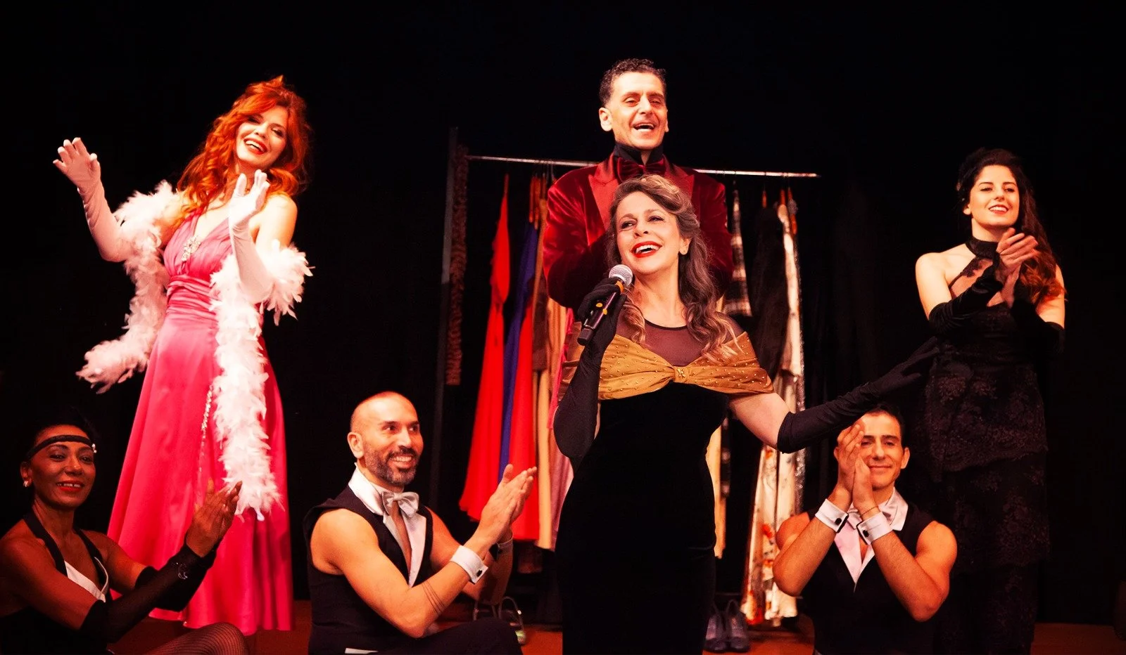 Lefkoşa Belediye Tiyatrosu yeni yılda iki oyunla seyirci karşısına çıkıyor