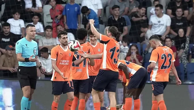 Başakşehir play-off'a kaldı