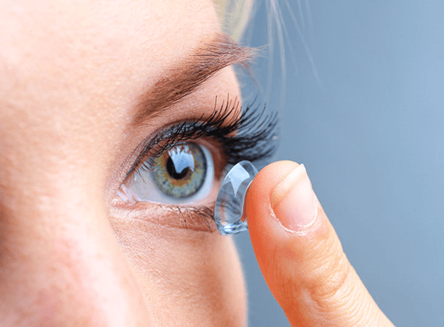 ARE DAILY CONTACTS BETTER FOR DRY EYES?