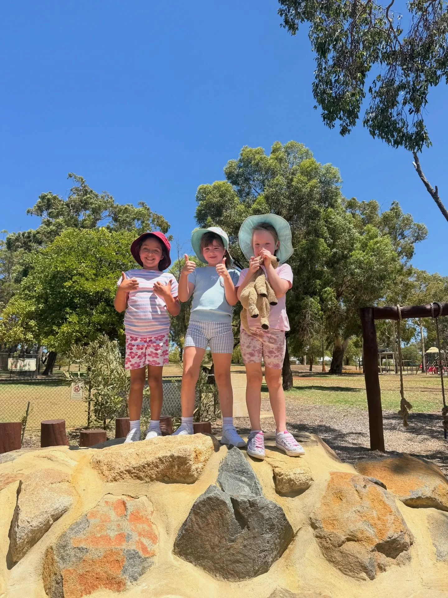The second last day of the holiday program had us cooking up a storm! From pancakes to smoothies to vegetable faces, we enjoyed every delicious snack. We even had a go writing our own cafe menus for our future customers!

#thelittlethinkers #summerho