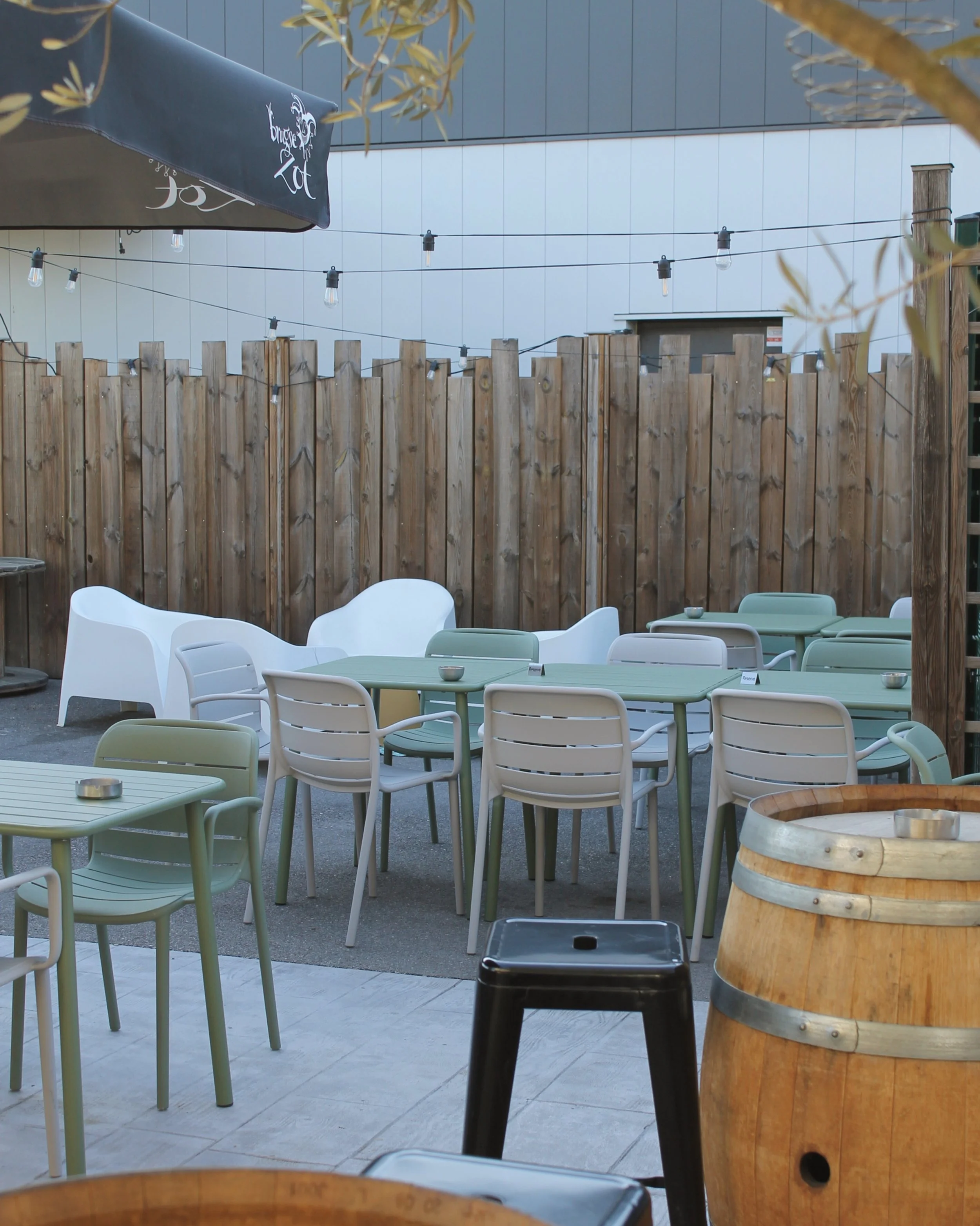 Les beaux jours reviennent&hellip;
et les soir&eacute;es en terrasse aussi. 🍷

#lemyls #passinsarandon #terrasse #bonmoment