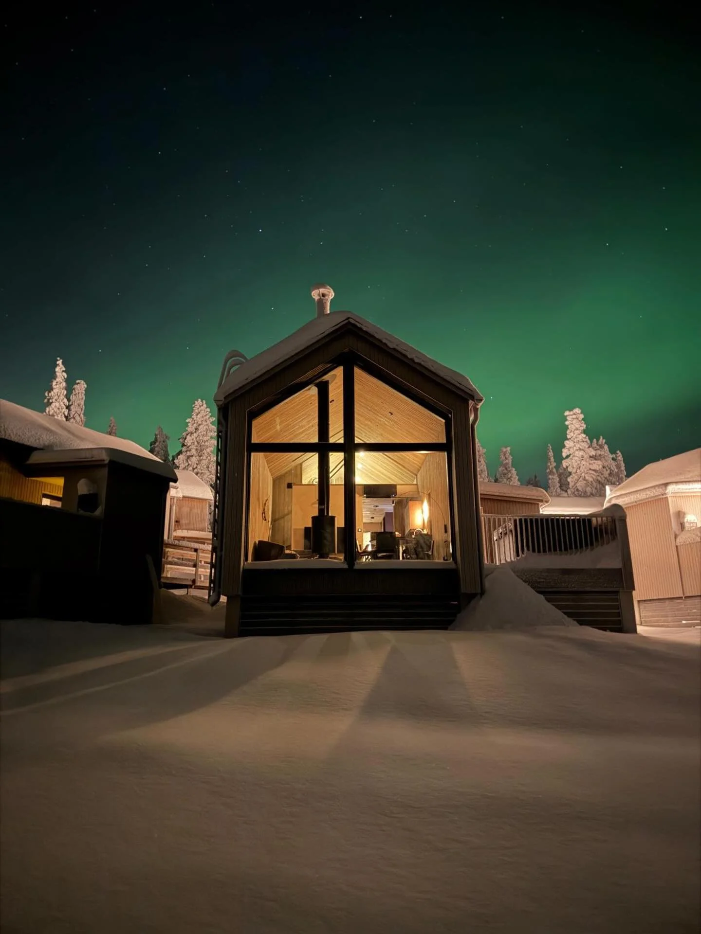Discover these stunning new boutique villas located in the peaceful and scenic area of Utsuvaara, Levi. Each villa features a beautifully finished interior designed for comfort and style. Relax in your private outdoor hot tub, enjoy the warmth of a t