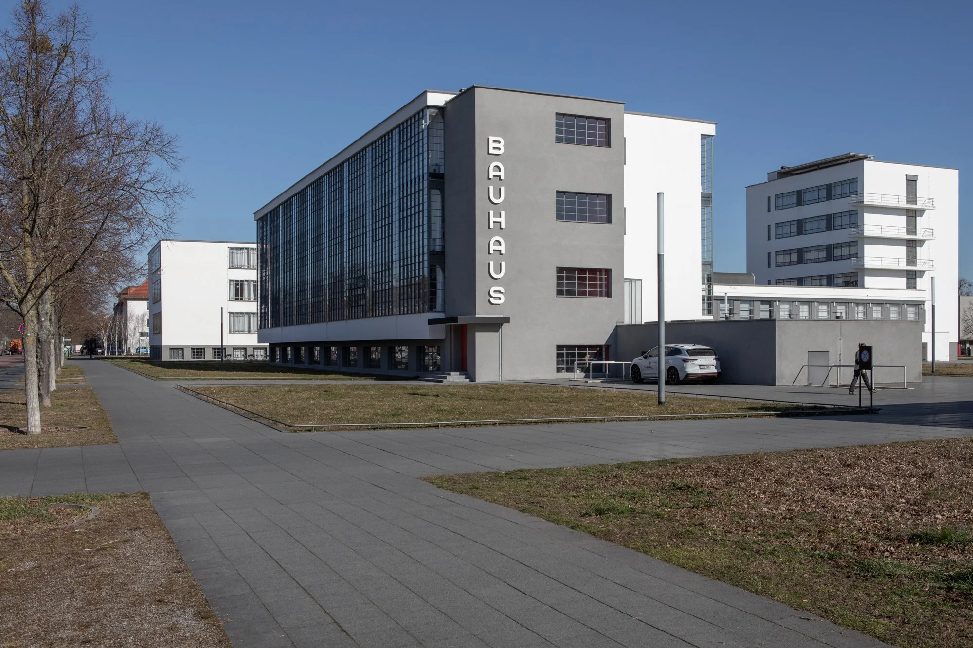 Solitary building I