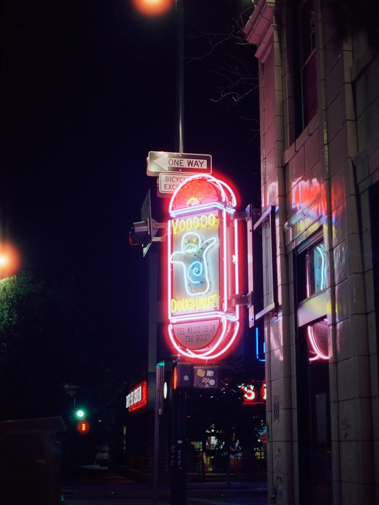 Two shots, one film, one digital&hellip;. 

📸 - Canon AT-1
📸 - Canon EOS R50
🎞️ - CineStill 800T
🔎 - Canon FD 50mm f/1.8 
🔎 - Sigma RF 18-50mm f/2.8 DC DN

#denver #colorado #35mmfilm #cinestillfilm #cinestill800 #photography #filmphotography #c