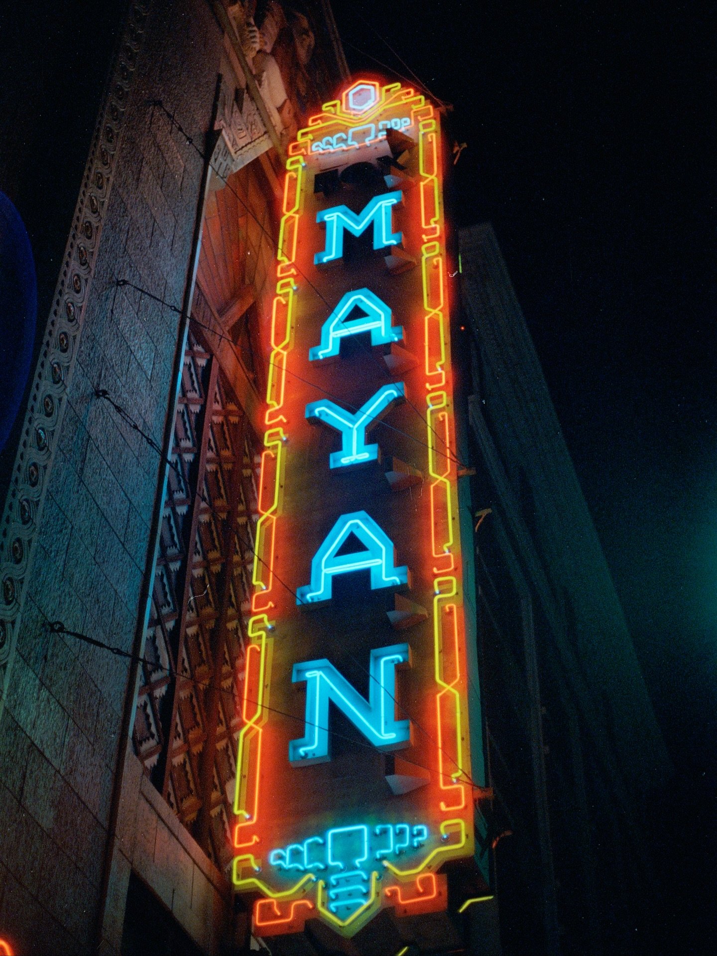 Movie time anyone?

🎞️ - Cinestill 800T
📸 - Canon AT-1
🔎 - Canon FD 50mm f/1.8 - f/16

#denver #denvercolorado #cinestill800t #filmphotography #photography #mayantheater