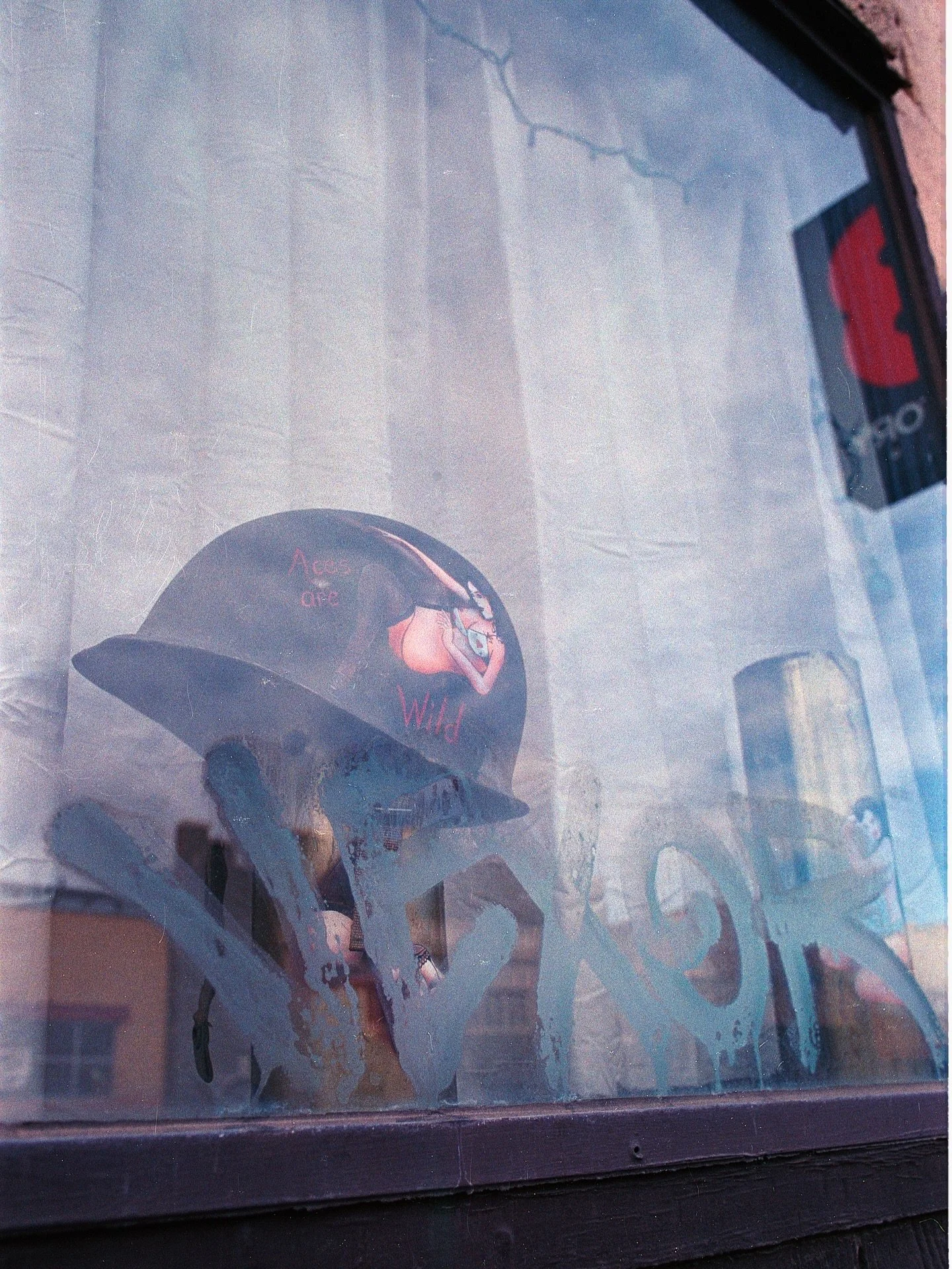 Nothing like a photo walk with a friend 😋😋 @inarafright_official 

🎞️ - Kodak UltraMax400
🎞️ - Cinestill 800T
📸 - Canon AT-1
🔎 - Canon FD 50mm f/1.8 - f/16
🔎 - Canon FD 28mm f/2.8 - f/22 

#filmphotography #denver #santafeartdistrict #photogra