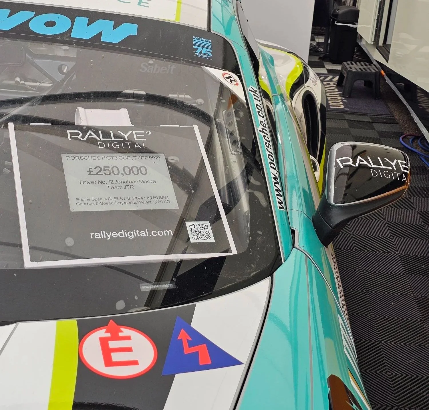 Full Throttle at Croft: Rallye Digital partner Jonathan Moore Delivers Gritty Performance in Porsche Carrera Cup GB. 