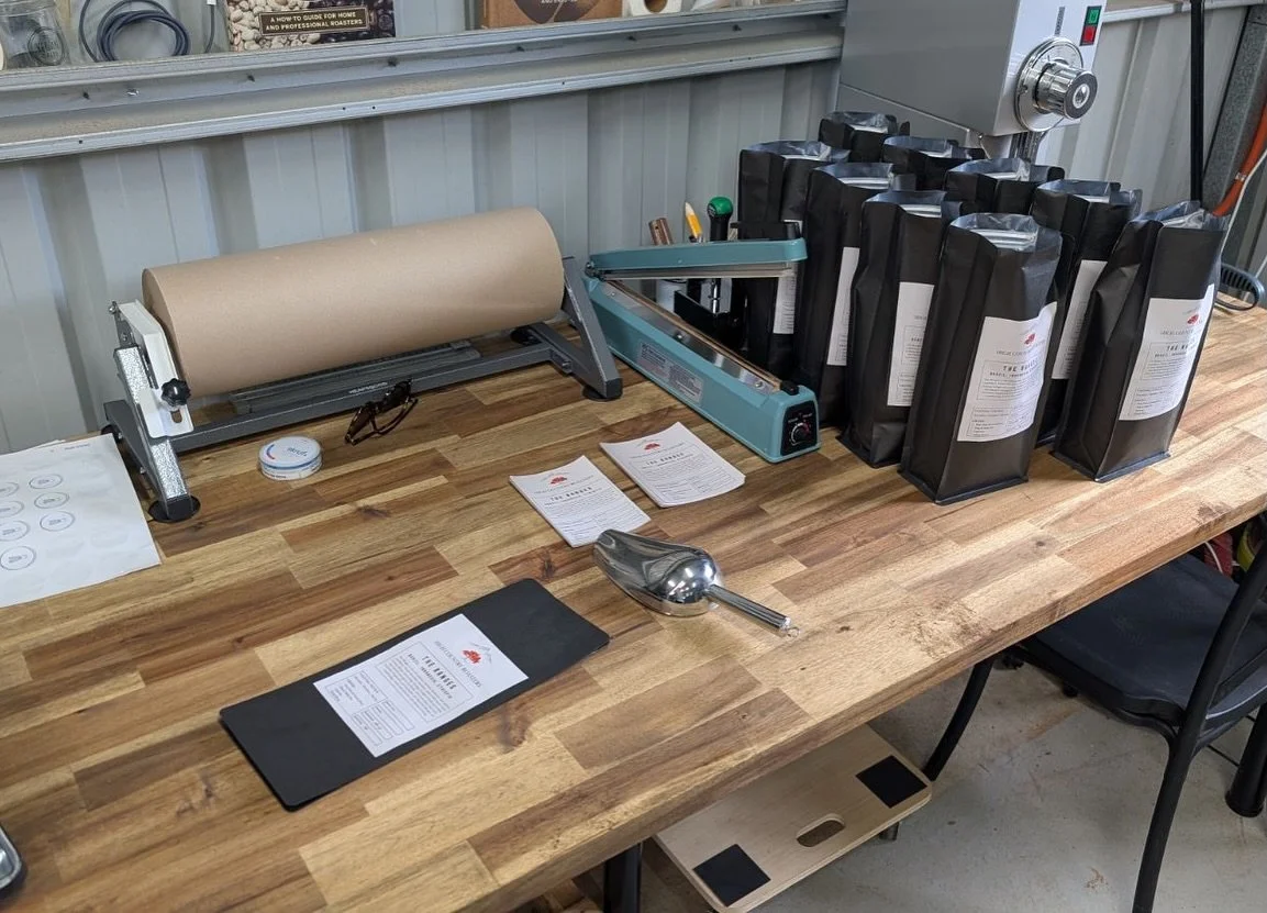 Thank you for supporting our small roastery ☕🤎
Every fresh bag is roasted and packed by hand before heading out to you.

Subscribe now and save 10% on every order, link in bio!