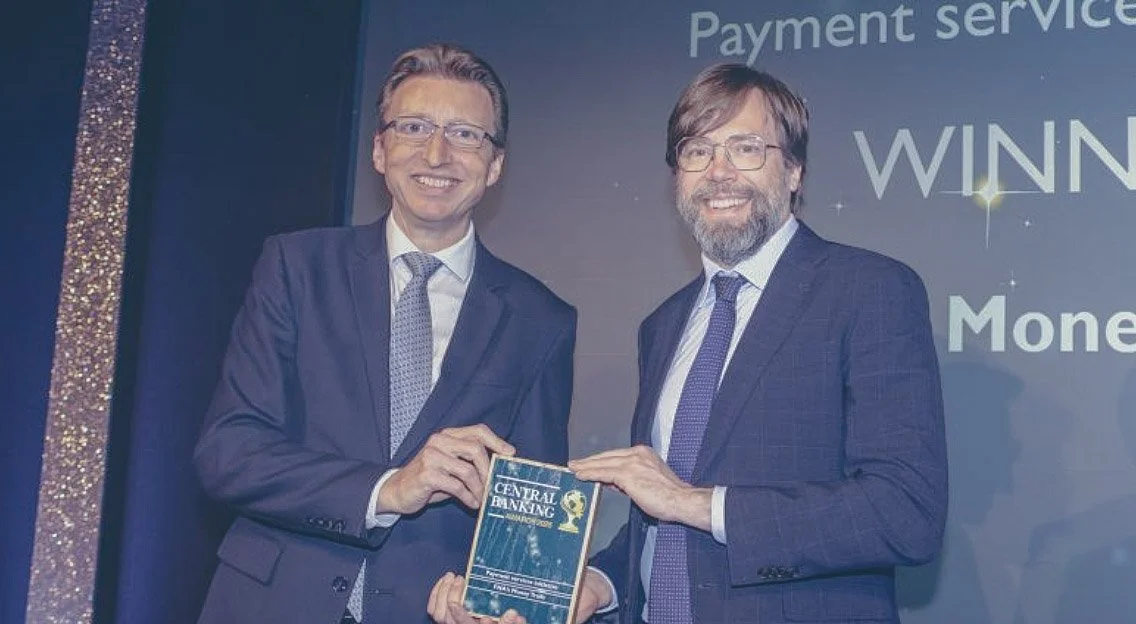 FNA CEO Kimmo Soramäki receives the Central Banking Payment Services Initative award for FNA's work delivering Money Trails for Malaysia's National Fraud Portal