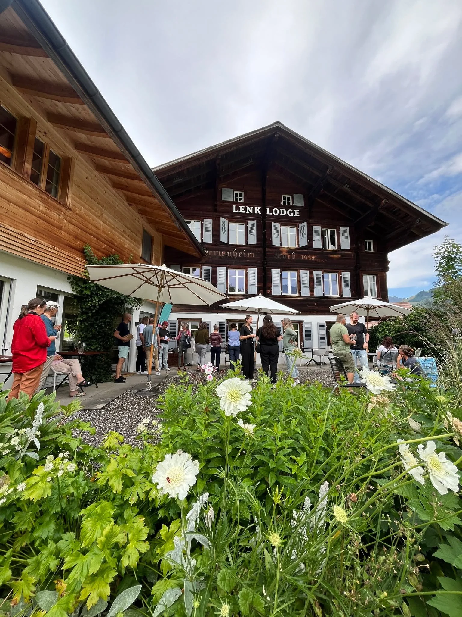 Vorfreude auf Sommerabende n&auml;chstes Jahr

#hotelapartments #boutiquehotel #swisshotel #mountainescape #timeoff #mountainretreat #ferieninderschweiz #slowdownhotels #swissalps #lenk #simmental #berneroberland #travelswitzerland #takemetherenow #s